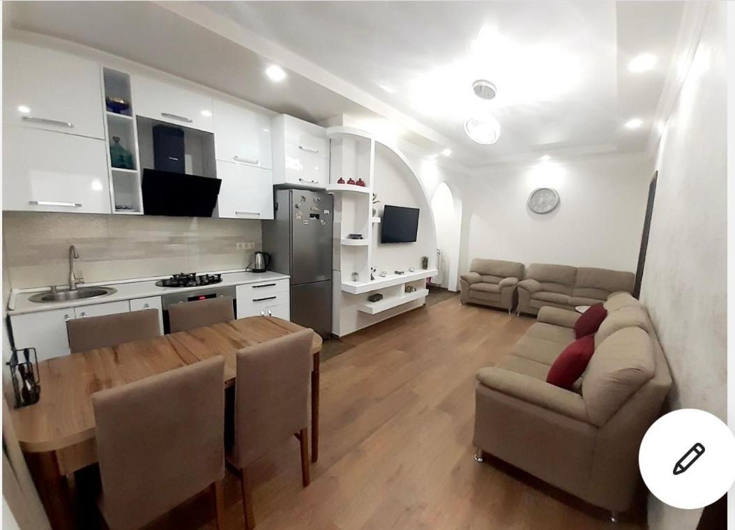 Bn Apartmen'T Apartment Batumi Exterior photo